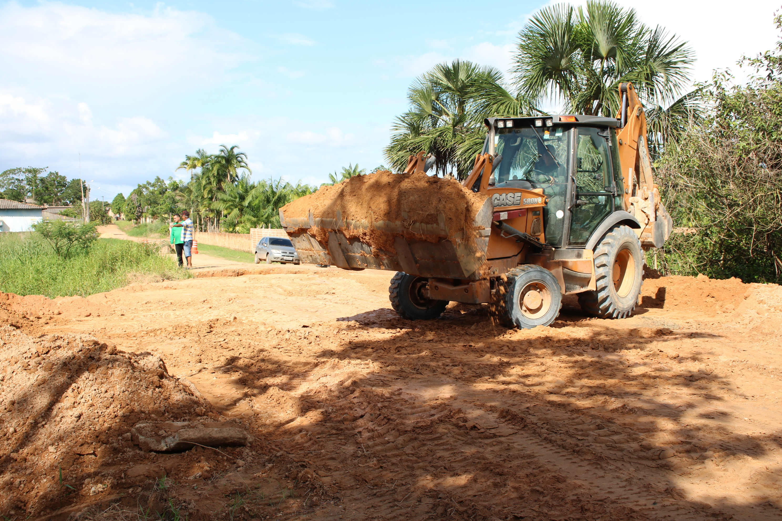 Prefeitura realiza obras de recuperação de bueiros.